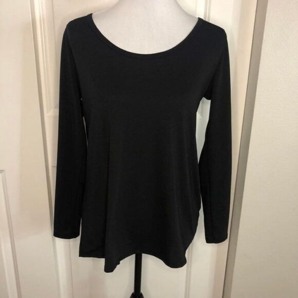Lularoe Solid Black Long Sleeve T-shirt - Picture 10 of 11